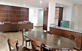 Kk Waterfront Suites At Marina Court